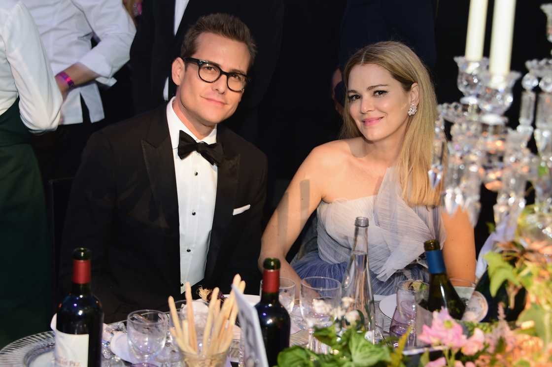 satine anais geraldine macht